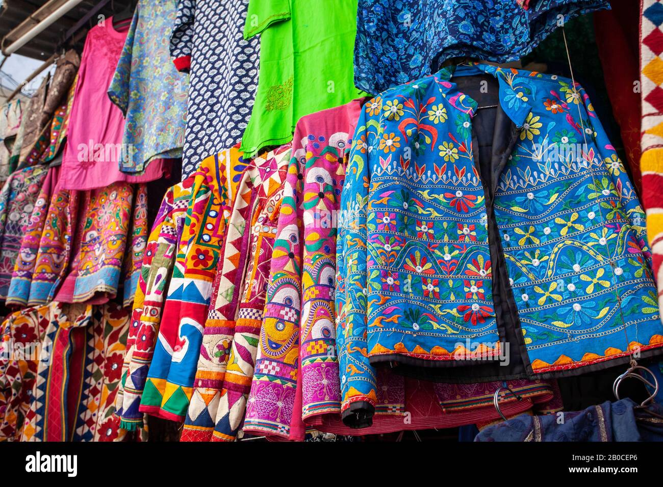20 Best Places for Shopping Traditional Items in Udaipur